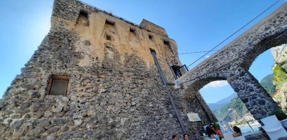 ristorante Torre Normanna, cucina mediterranea, da una location raffinata ed unica