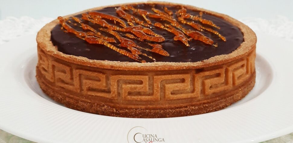 crostata moderna con mou salto e ganache al cioccolato