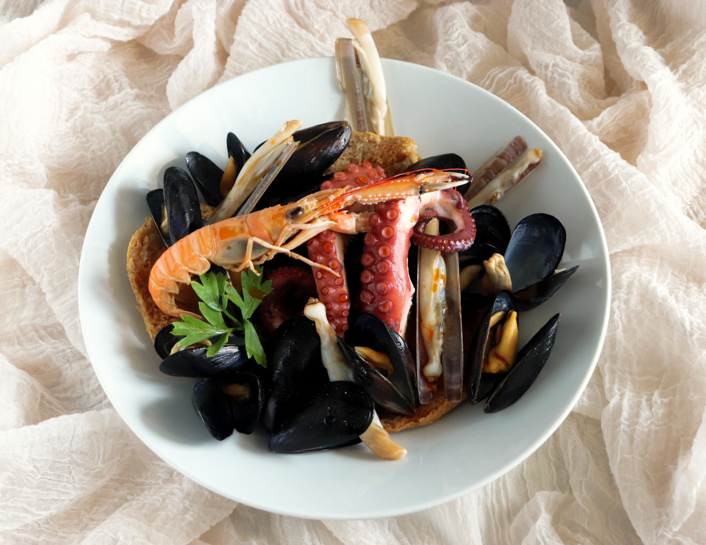 Zuppa di cozze con friselle di segale