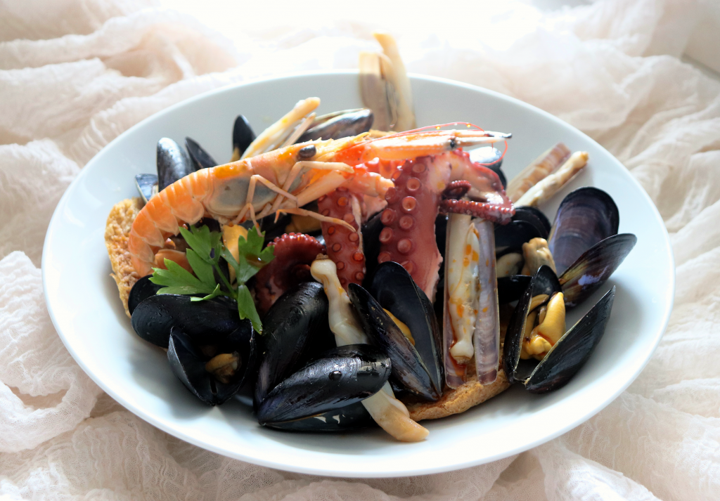 Zuppa di cozze con friselle di segale